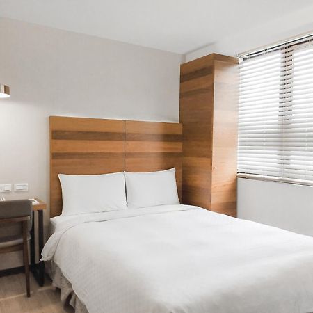 Check Inn Express Taipei Station Екстериор снимка