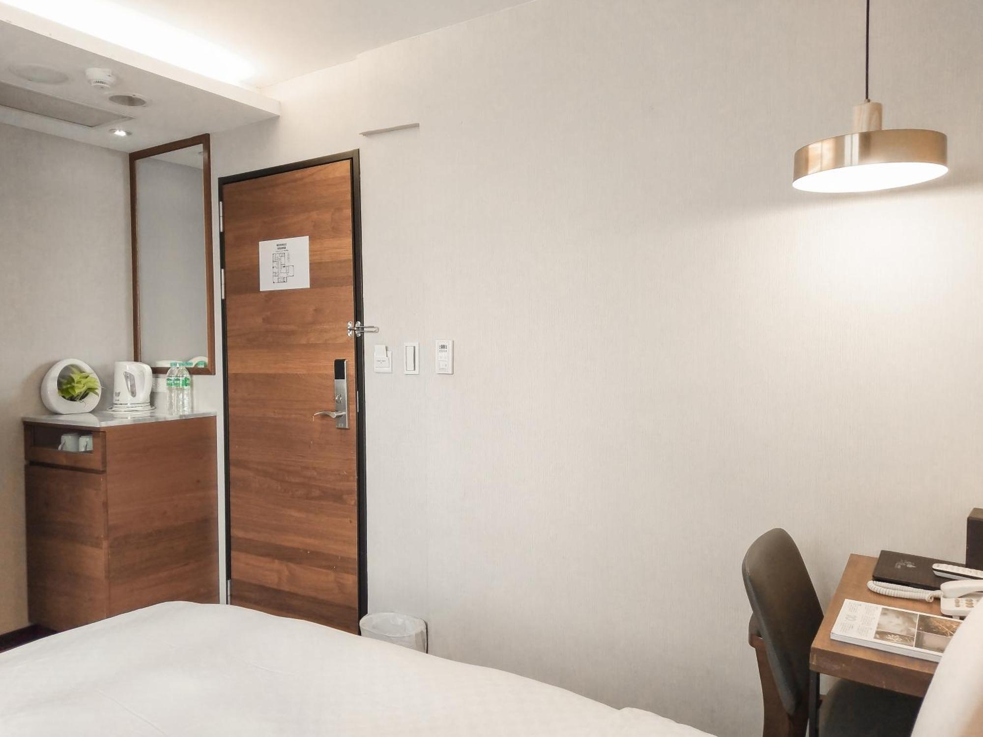 Check Inn Express Taipei Station Екстериор снимка