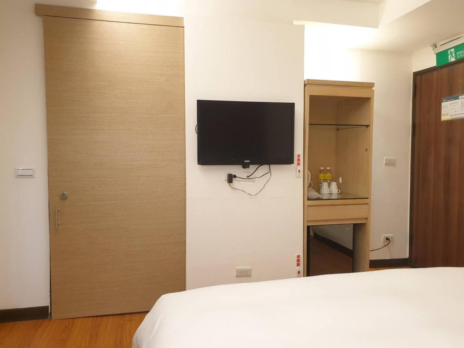 Check Inn Express Taipei Station Екстериор снимка